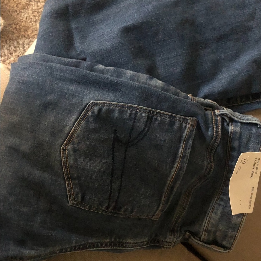 American Eagle women’s jeans